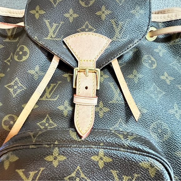 Louis Vuitton Monogram Montsouris Backpack MM - Picture 3 of 7